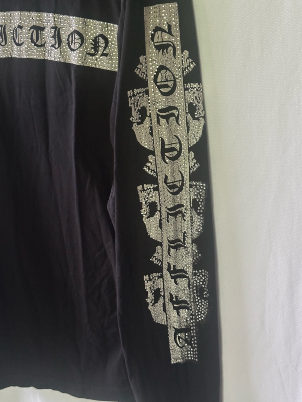 Women’s Affliction Rhinestone Skull Cross Long Sleeve Tee Black XL NWT - Picture 6 of 7